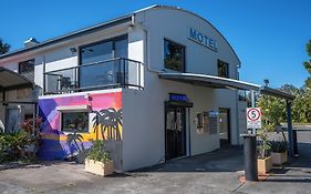 Novena Palms Motel